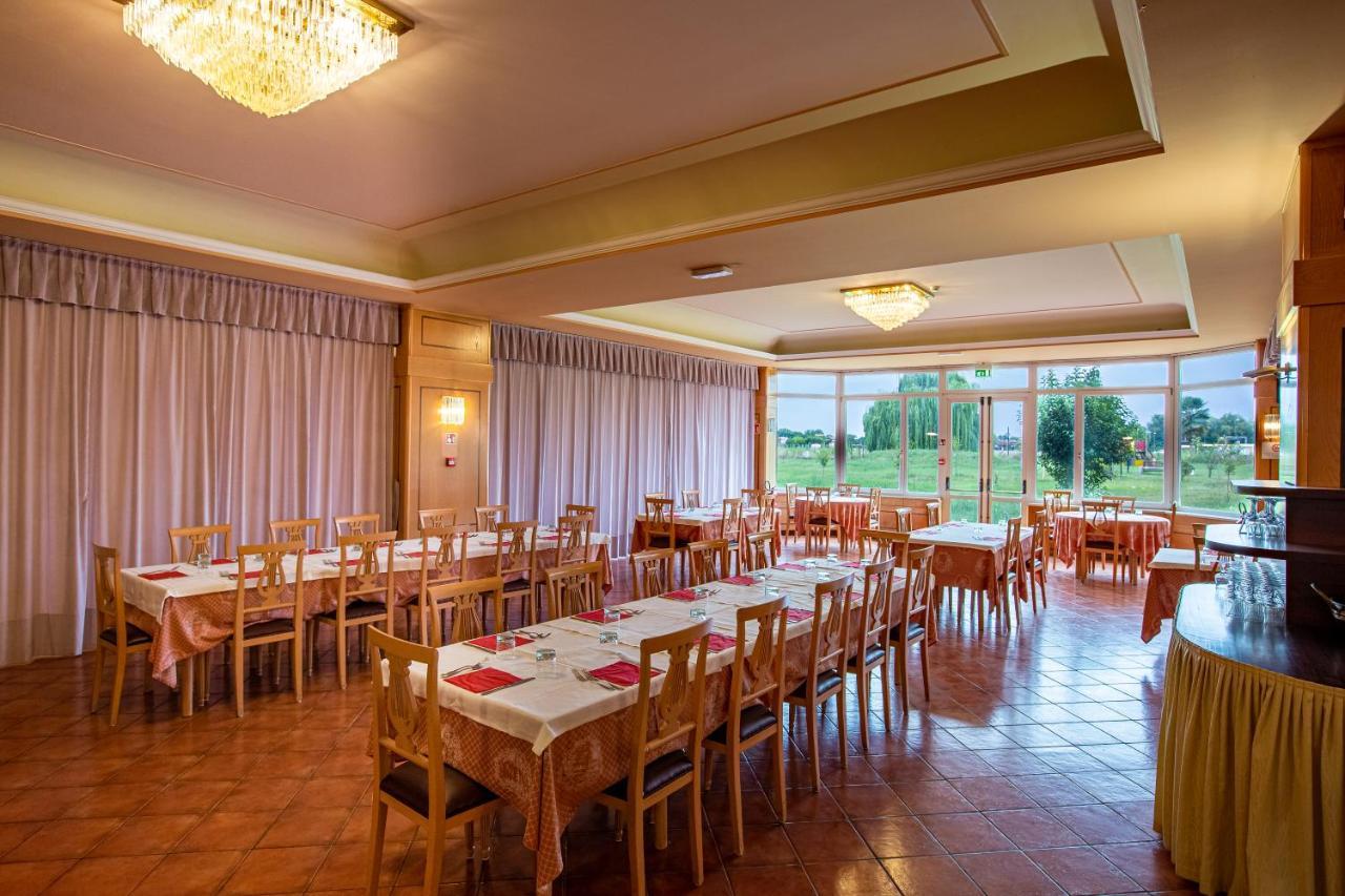 Hotel Villa Strassoldo "Ex Attianese Hotel Restaurant" 세르비냐노 델 프리울리 외부 사진