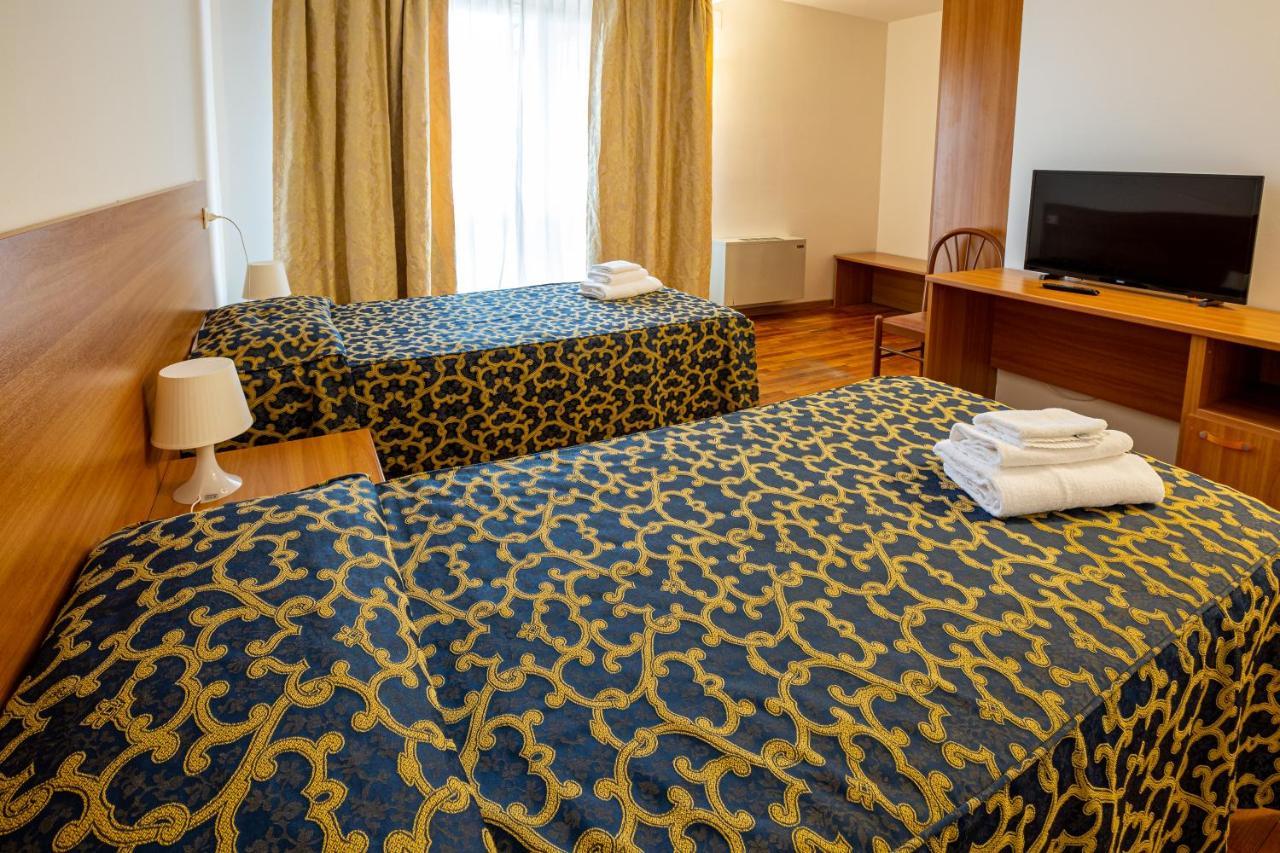 Hotel Villa Strassoldo "Ex Attianese Hotel Restaurant" 세르비냐노 델 프리울리 외부 사진