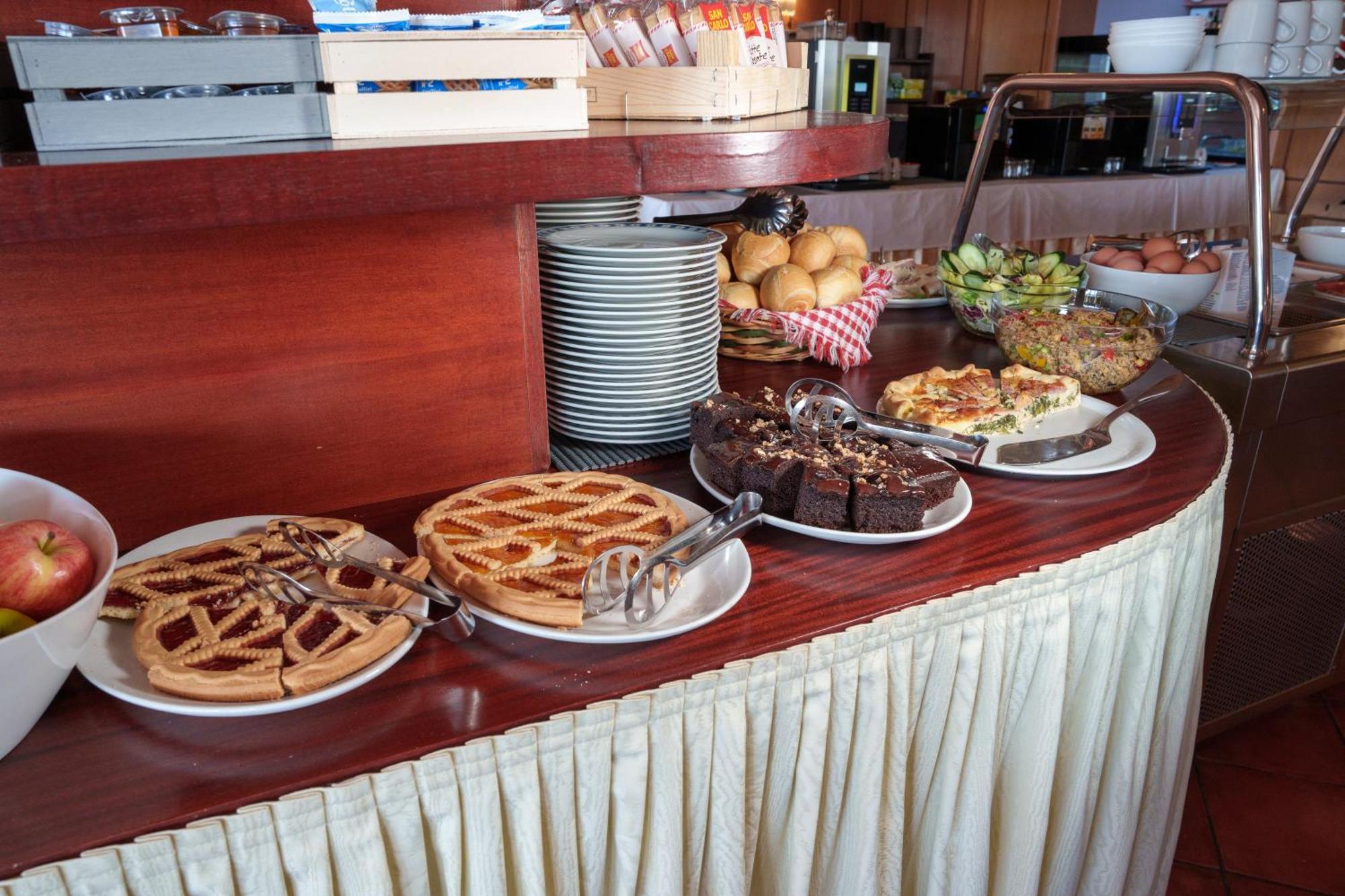 Hotel Villa Strassoldo "Ex Attianese Hotel Restaurant" 세르비냐노 델 프리울리 외부 사진