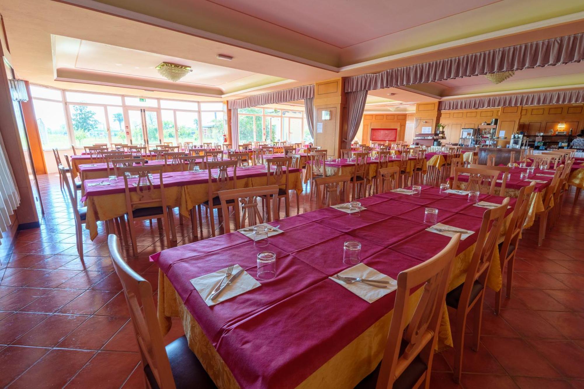 Hotel Villa Strassoldo "Ex Attianese Hotel Restaurant" 세르비냐노 델 프리울리 외부 사진